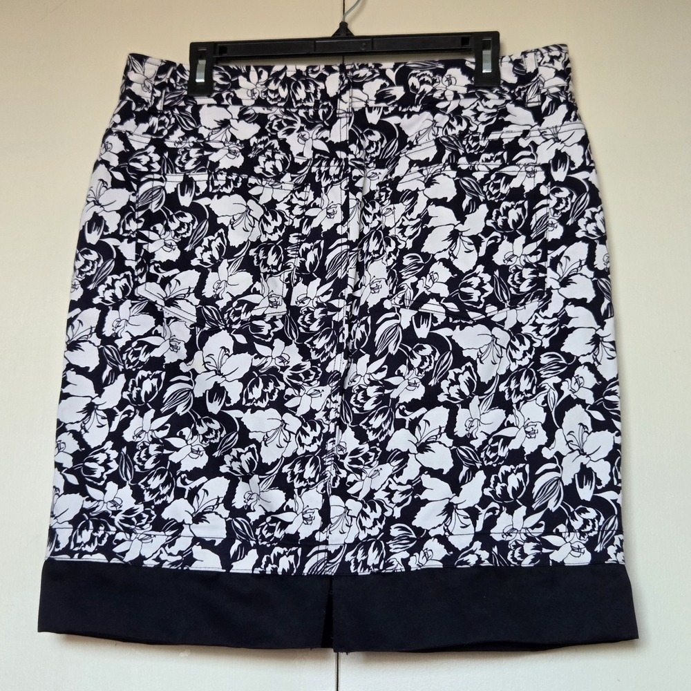 CHAPS Skirt Womens Blue/White Floral Skirt Size 12 Cotton Blend ~EUC ~